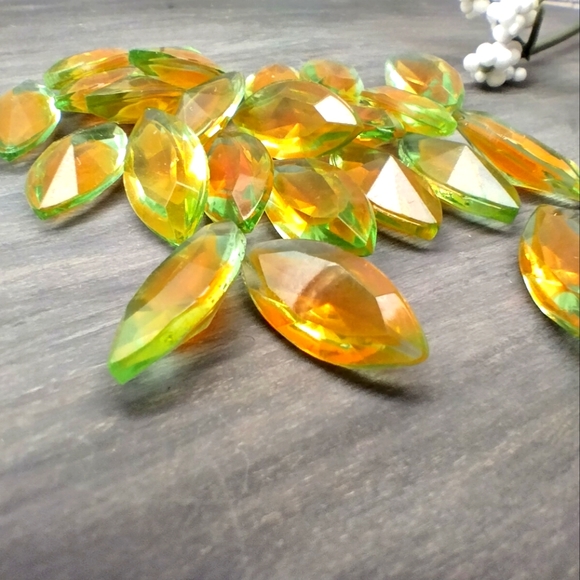 Jewelry Making Peridot Navettes 20 Jewels Per Set - Picture 5 of 5